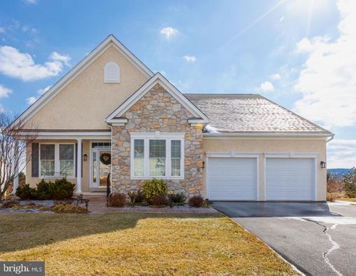 216 Cog Hill Dr, HONEY BROOK, PA, 19344-8612 | Card Image