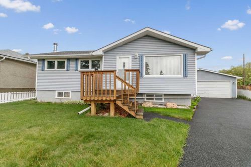 35 Beaupre Cres Nw, Calgary, AB, T3B2S9 | Card Image