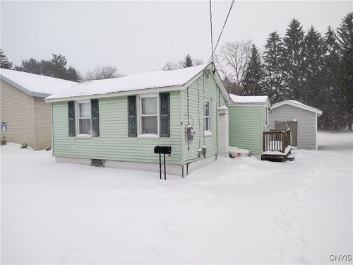 19 Burr Ave, New York Mills, NY, 13417-1304 | Card Image