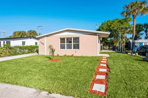 1349 9th St, West Palm Beach, FL, 33401-3131 | Card Image