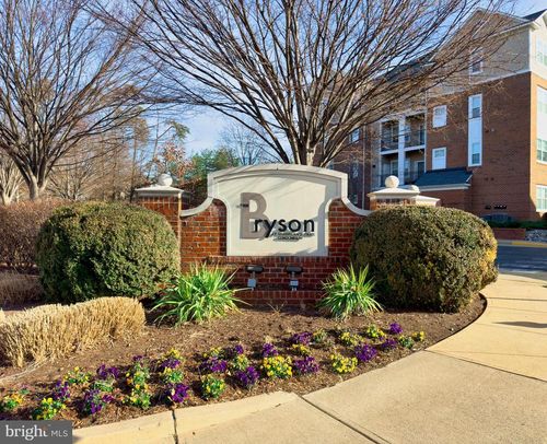 105-12957 Centre Park Cir, HERNDON, VA, 20171-5997 | Card Image