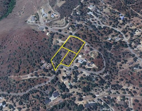 1 Old State Rd, Wofford Heights, CA, 93285-9645 | Card Image