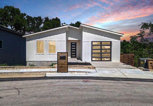 5010 Baker St, Austin, TX, 78721-1511 | Card Image