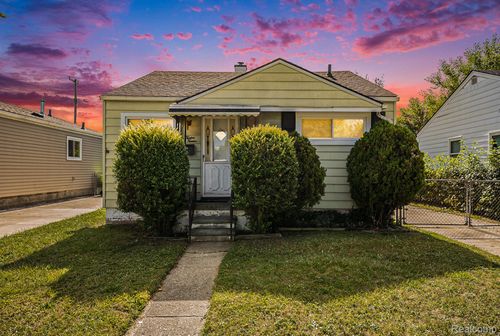 1212 E Rowland Ave, Madison Heights, MI, 48071-4184 | Card Image