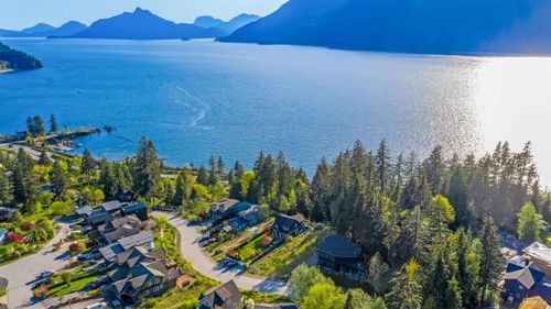 685 Copper Dr, Britannia Beach, BC, V8B1J1 | Card Image