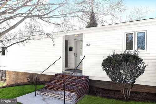 1009 Flagtree Ln, PIKESVILLE, MD, 21208-3509 | Card Image