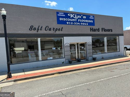 12 W Railroad St, Claxton, GA, 30417-2066 | Card Image
