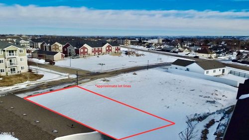 2405 24th St W, Williston, ND, 58801-4939 | Card Image