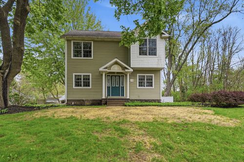 112 S Winding Dr, Waterford, MI, 48328-3563 | Card Image