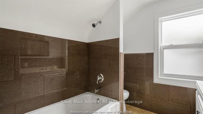 760 Aylmer Ave, House other with 4 bedrooms, 2 bathrooms and 2 parking in Windsor ON | Image 18