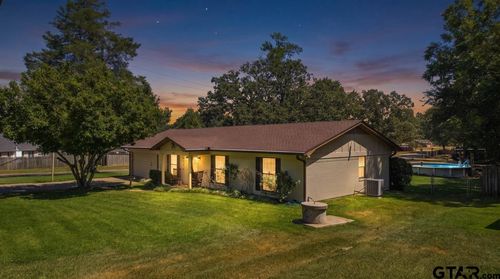 100 Heights Park Dr, Longview, TX, 75601-5910 | Card Image