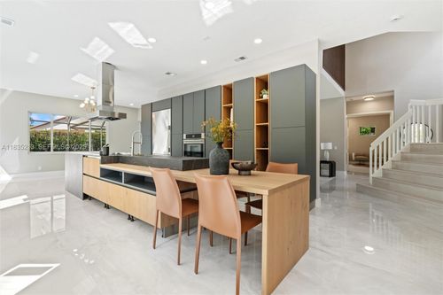 531 Stonemont Dr, Weston, FL, 33326-3550 | Card Image