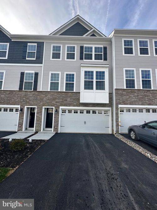 6 Lilac Cir, Mount Laurel, NJ, 08054-1452 | Card Image
