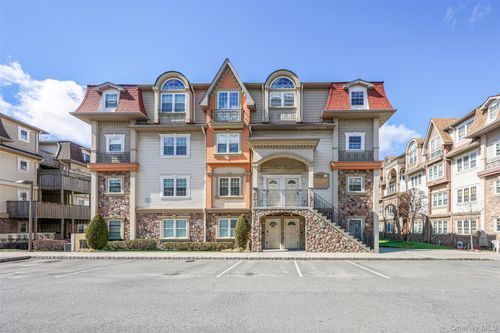 311-16 Elm St, Spring Valley, NY, 10977-8320 | Card Image
