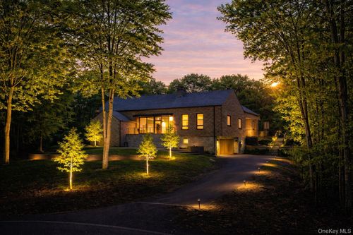 481 Brick Kiln Road, Southampton, NY, 11932 | Card Image