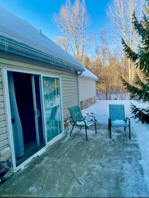 13-5046 Clintonville Pines Dr, Clarkston, MI, 48346-4170 | Card Image