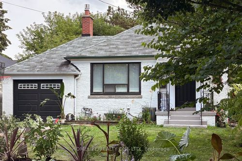247 Berry Rd, Etobicoke, ON, M8Y1X8 | Card Image