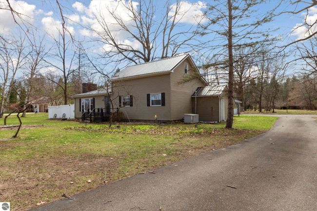 4125 W Harrison Rd, House other with 4 bedrooms, 1 bathrooms and null parking in Alma MI | Image 5