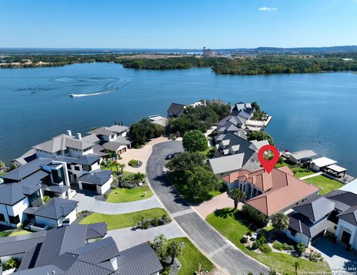 307 Wennmohs Pl, Horseshoe Bay, TX, 78657-5688 | Card Image