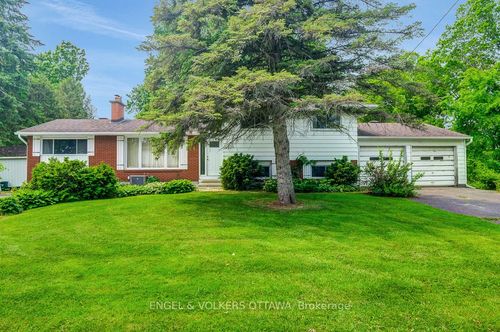 44 Gamble Dr, Richmond, ON, K0A2Z0 | Card Image