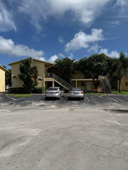 c1-481 Sunshine Dr, Coconut Creek, FL, 33066-1874 | Card Image