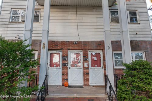 17 Catlin Ave, Wilkes Barre, PA, 18702-1601 | Card Image