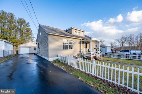 15 D St, MOUNTAIN LAKE PARK, MD, 21550-3509 | Card Image