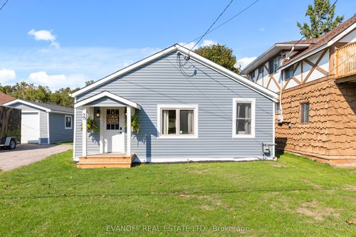 {{alt}} | Card Image