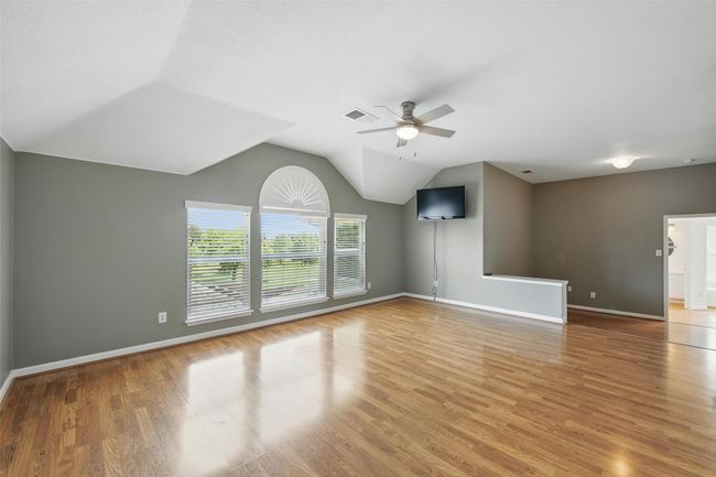 This room is so large! | Image 20