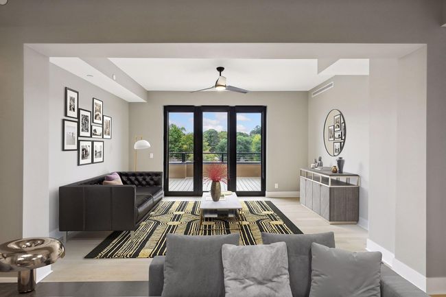 Sun room with balcony access | Image 7