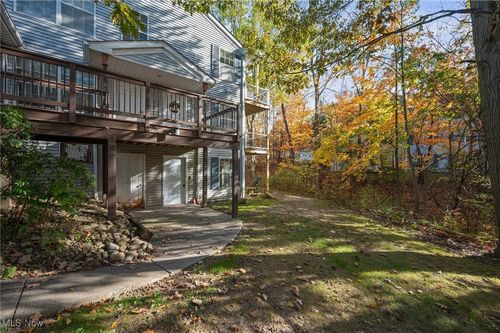 1110 Stoney Run Trl, Broadview Heights, OH, 44147-2553 | Card Image