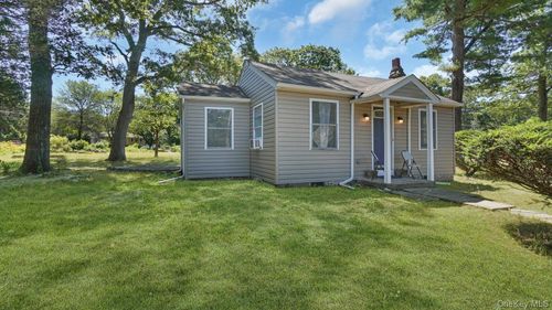 59 Curtis Dr, Sound Beach, NY, 11789-2512 | Card Image