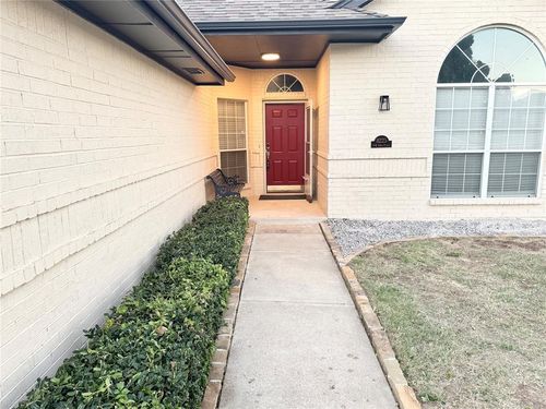 8225 Nw 83rd Pl, Oklahoma City, OK, 73132-3280 | Card Image