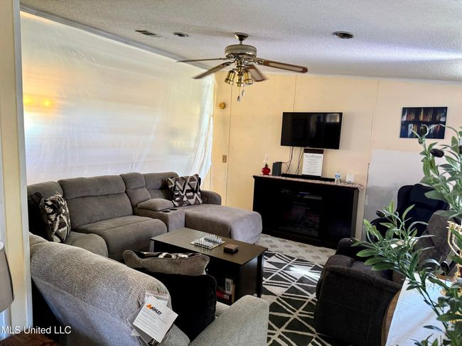 Dust wall/Living Room | Image 28