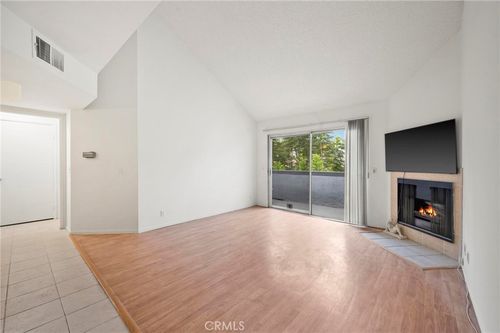 316-7640 Oso Ave, Winnetka, CA, 91306-4707 | Card Image