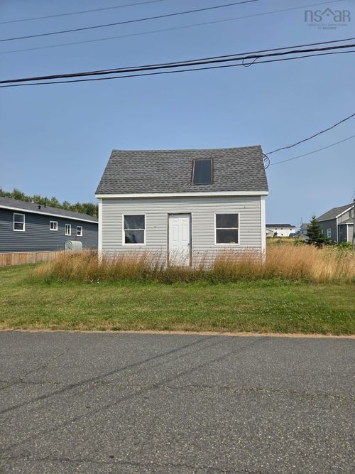 34 Young St, Sydney Mines, NS, B1V1V5 | Card Image
