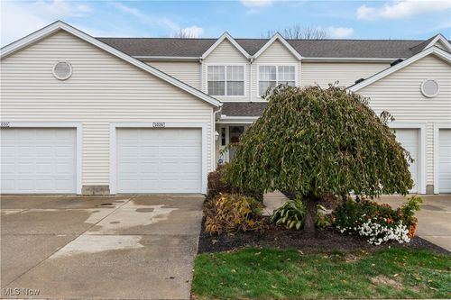 1026 Meadow Run, Copley, OH, 44321-2863 | Card Image
