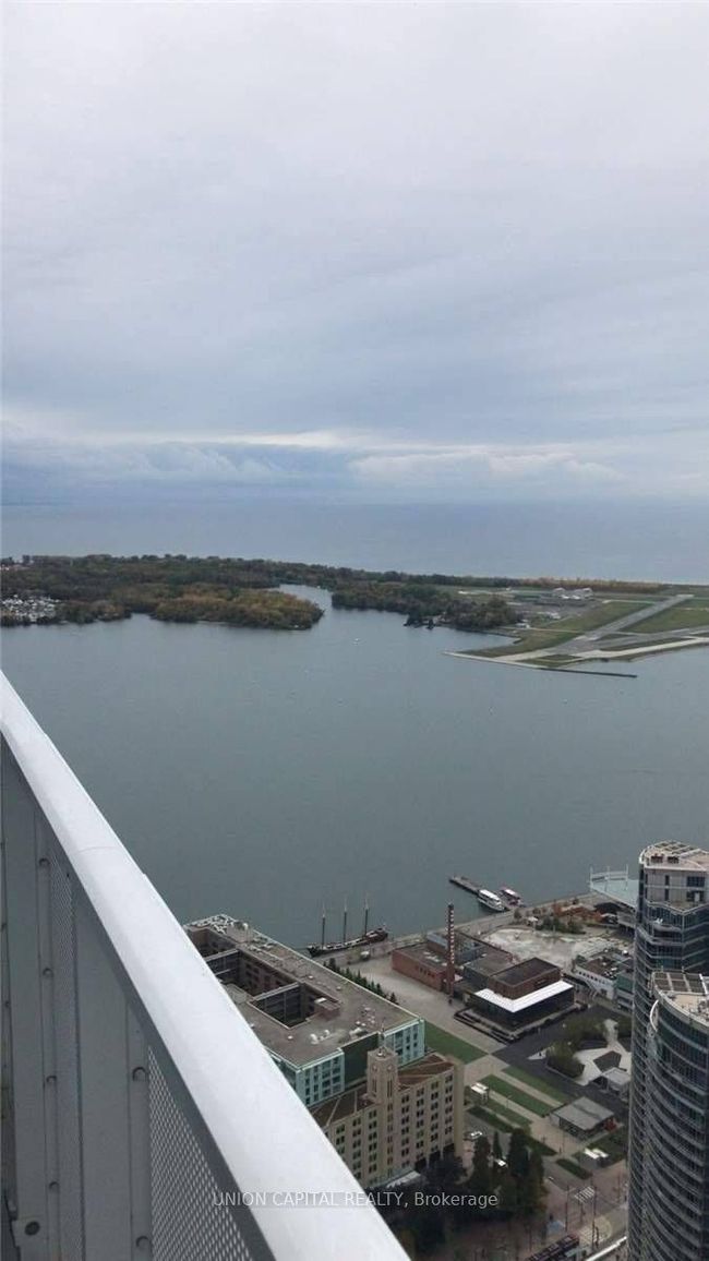 7002 - 88 Harbour St, Condo with 1 bedrooms, 1 bathrooms and 1 parking in Toronto ON | Image 13