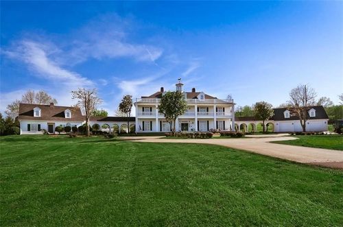 1501 N Starr Dr, Fayetteville, AR, 72701-2935 | Card Image