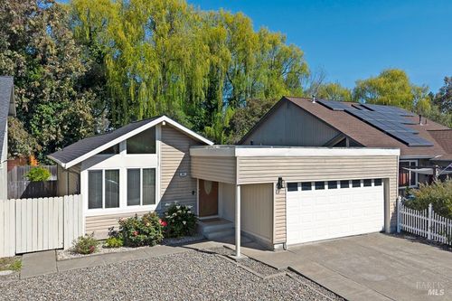 962 Camino Coronado, Rohnert Park, CA, 94928-3419 | Card Image