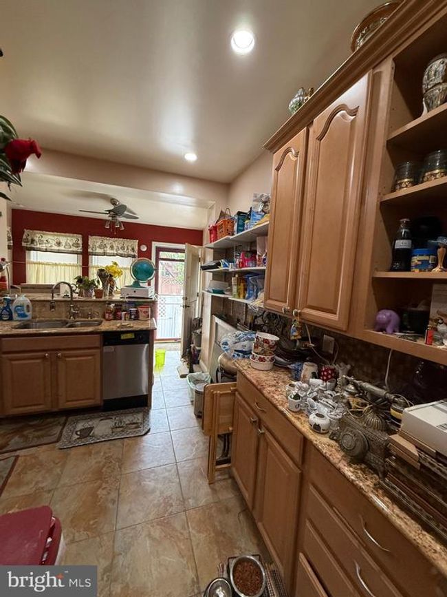1121 8 Th St Ne, Townhouse with 4 bedrooms, 3 bathrooms and null parking in WASHINGTON DC | Image 11