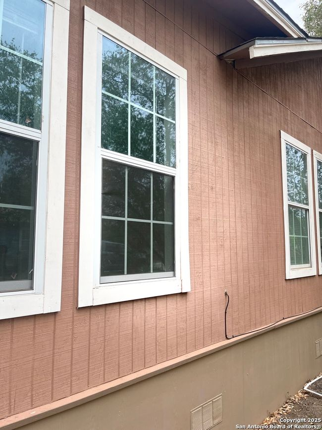 2201 Cantrell Ave, House other with 4 bedrooms, 2 bathrooms and null parking in Jourdanton TX | Image 10