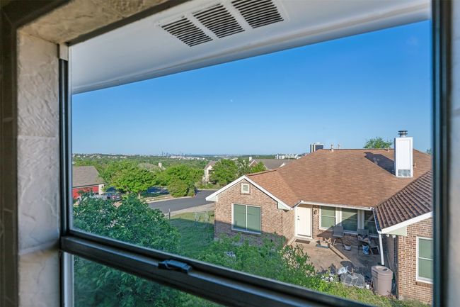 Views of Austin skyline from bathroom shower window | Image 28