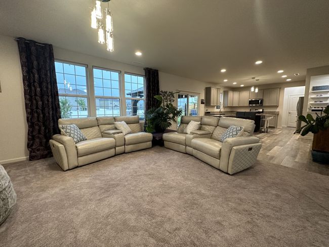 Main Living Room | Image 10