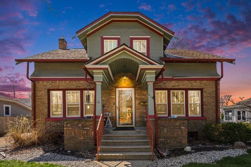 421 E Clinton St, Howell, MI, 48843-1812 | Card Image