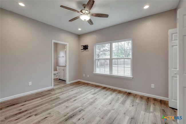 1408 Armstrong St, House other with 3 bedrooms, 2 bathrooms and null parking in Luling TX | Image 11