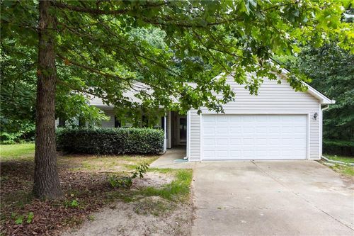 2804 James Henry Dr, Dacula, GA, 30019-7555 | Card Image