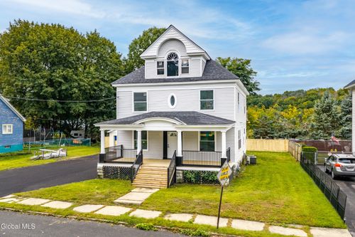 374 Division St, Amsterdam, NY, 12010-1039 | Card Image