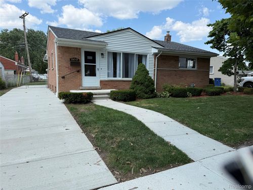 8619 Shari Dr, Westland, MI, 48185-1618 | Card Image