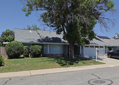 1699 Northfield Dr, Yuba City, CA, 95993-1665 | Card Image